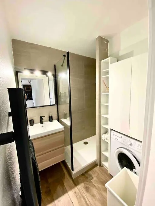 T2 Proche De La Plage Avec Stationnement Mandelieu-la-Napoule Apartment